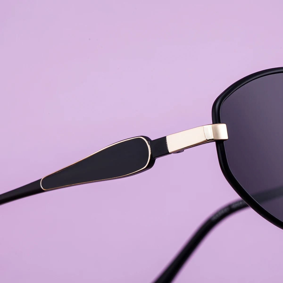  Designer Oval Metal Frame UV400 Sunglasses for Women 