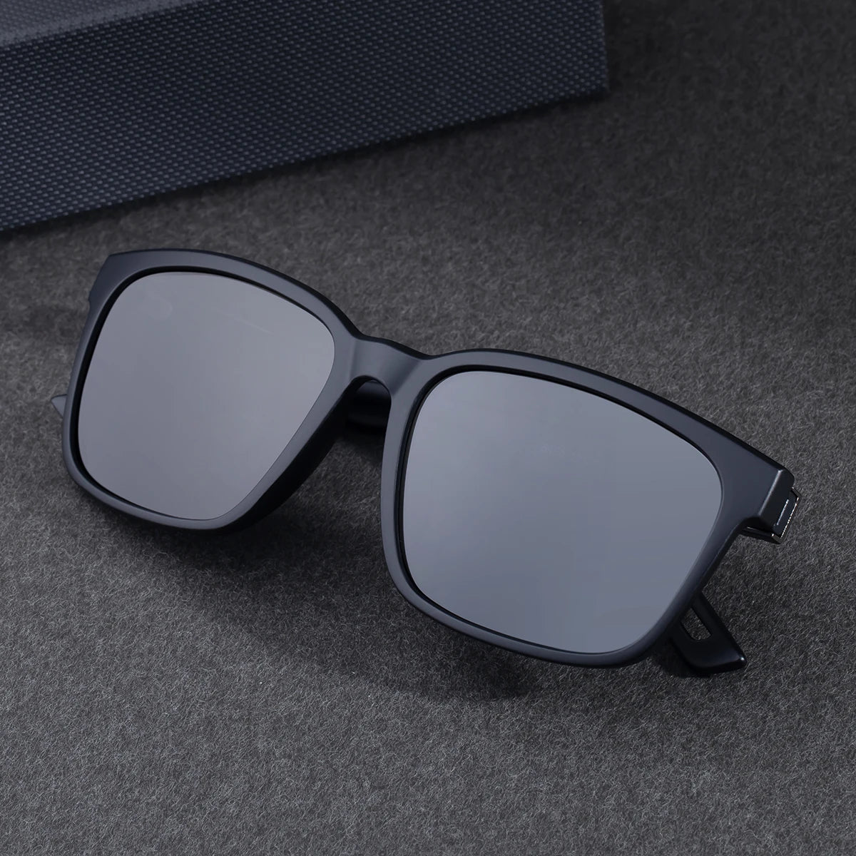 Designer Polarized Square Frame UV400 Protection Sunglasses for Men