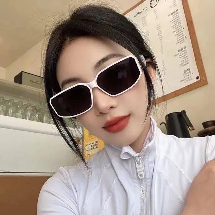 Designer Personality Rectangle UV400 Sunglasses for Women 
