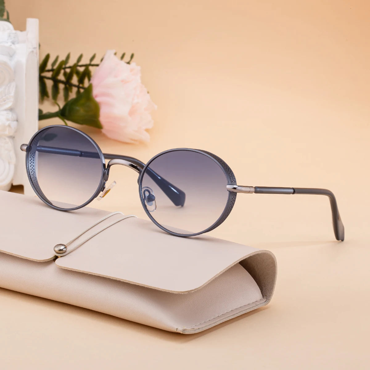 Designer Punk Style Oval Metal Frame UV400 Sunglasses for Women 