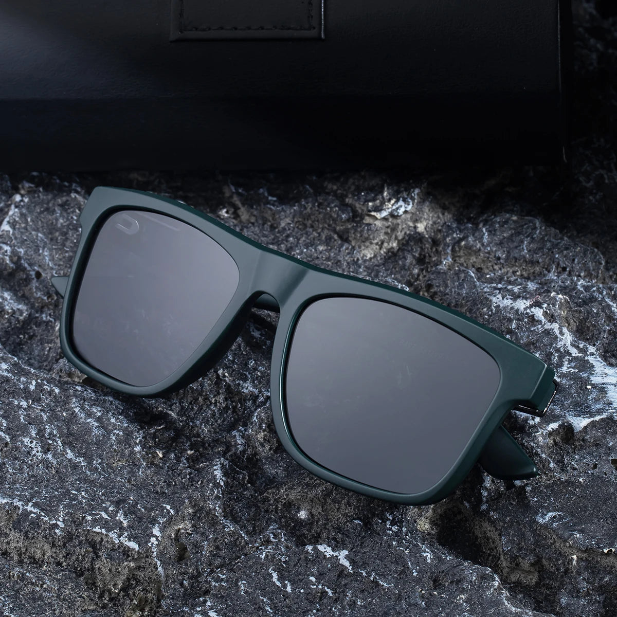 Fashion Personality Square PC Frame TAC Lens Polarized UV400 Protection Sunglasses for Men 