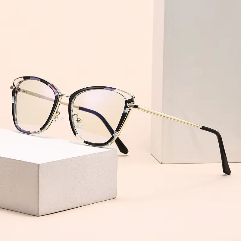 Photochromic Cat Eye TR90 Metal Eyeglasses for Women